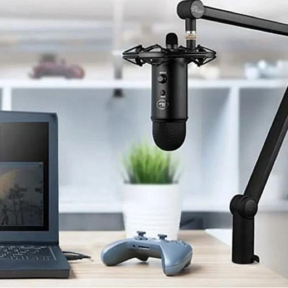 Yeti Blue Podcast Microphone Kit